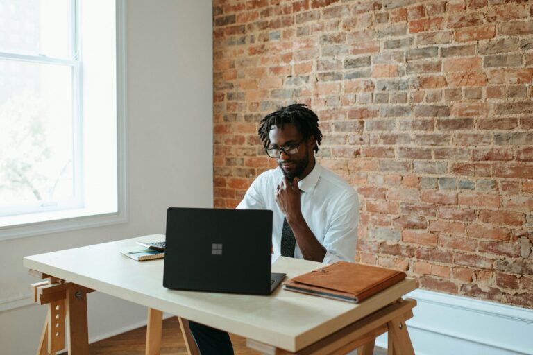 Comment trouver ses premiers clients en micro-entreprise